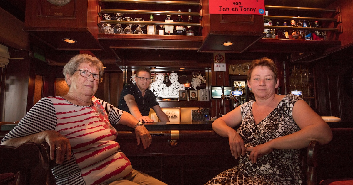 Café Someren-Eind bestaat 40 jaar: 'Mensen wilden nu eenmaal bij Jan van Tieskes zijn'