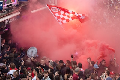 Na twee misperen kan Eindhoven nu wel feestvieren om kampioen PSV: ‘Gelukkig zijn we er niet voor ni