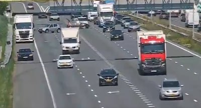 Meerdere voertuigen botsen op A2 bij Vught, file richting Eindhoven
