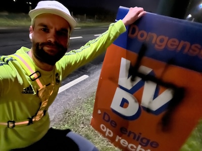 VVD Dongen al driemaal getroffen door vandalen: poster uit water gevist na eerdere bekladding met ha