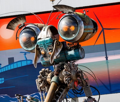 Acht meter hoge AI-robot Re-Bot E1 te zien tijdens Maker Days Eindhoven