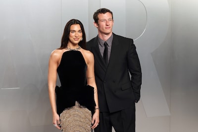 Dua Lipa met Callum Turner getrouwd in Londen