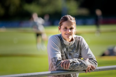 Aanvoerster PSV Vrouwen is terug na zware blessure: ‘Ik twijfelde of dit het allemaal nog waard was’