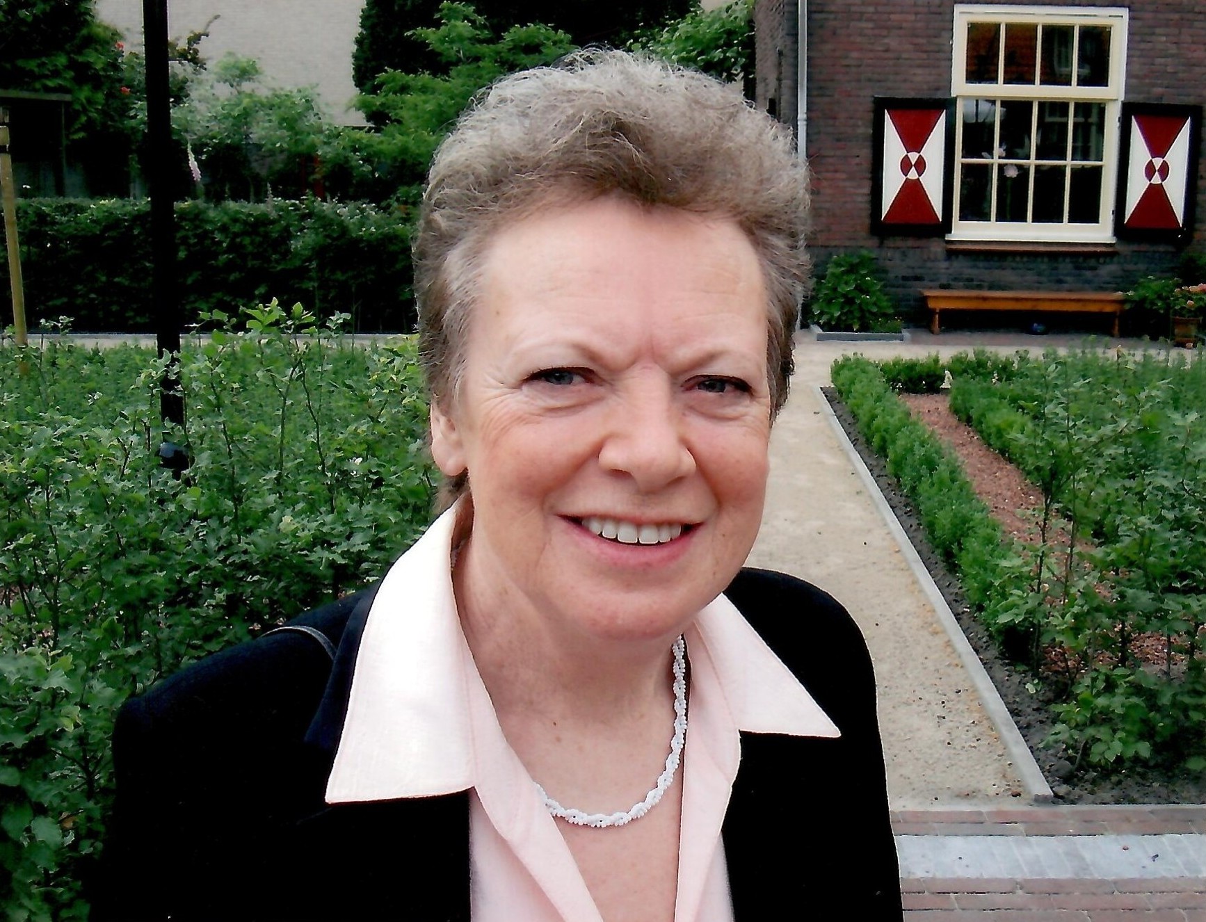 Corre’ke Kriesels (1943-2021) dronk nooit alcohol en had altijd plezier: ‘Ze is weleens weggestuurd 