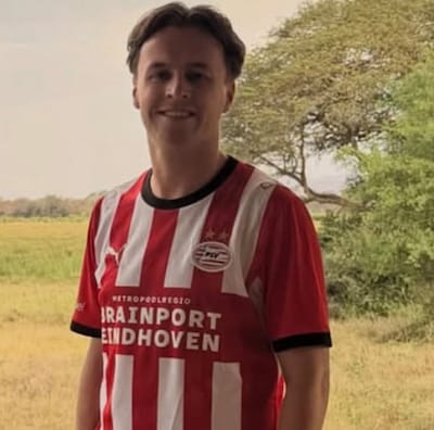 Nieuw PSV-thuisshirt deze week gelanceerd: bekende supporter Robbie van de Graaf geeft alvast een vo