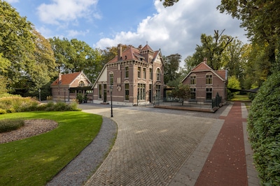 Deze villa van bijna 8 miljoen in Eindhoven werd in maart het meest bekeken op Funda
