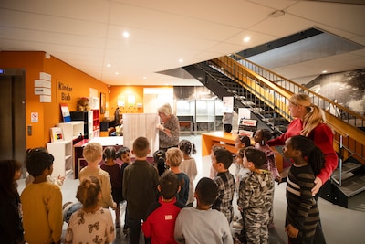 Nieuwe baas van Nederland wordt ‘gewoon’ op school gekozen: ‘Door jullie papa’s en mama’s’