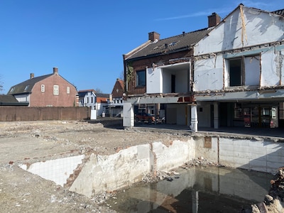 Door donkere vlekken in geel zand laat bouw van starterswoningen al lang op zich wachten