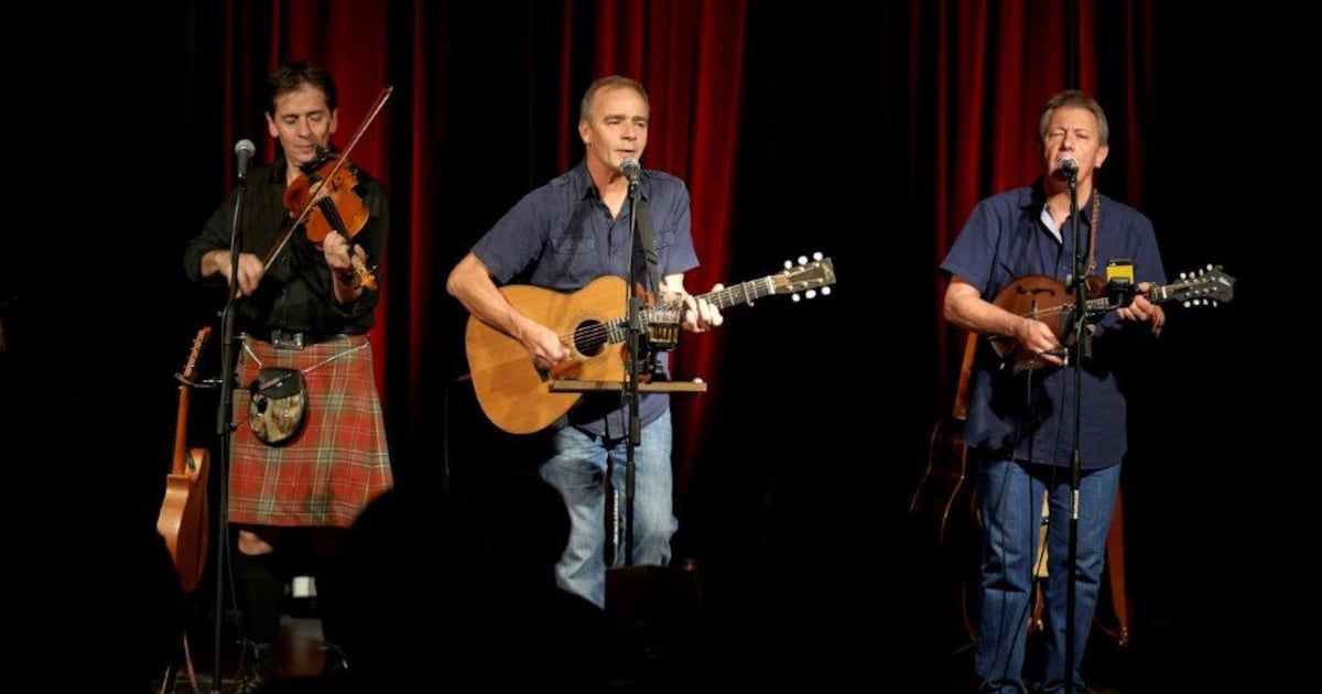 Folktrio Other Roads speelt in Cultuurboerderij Westelbeers | Regio | ED.nl