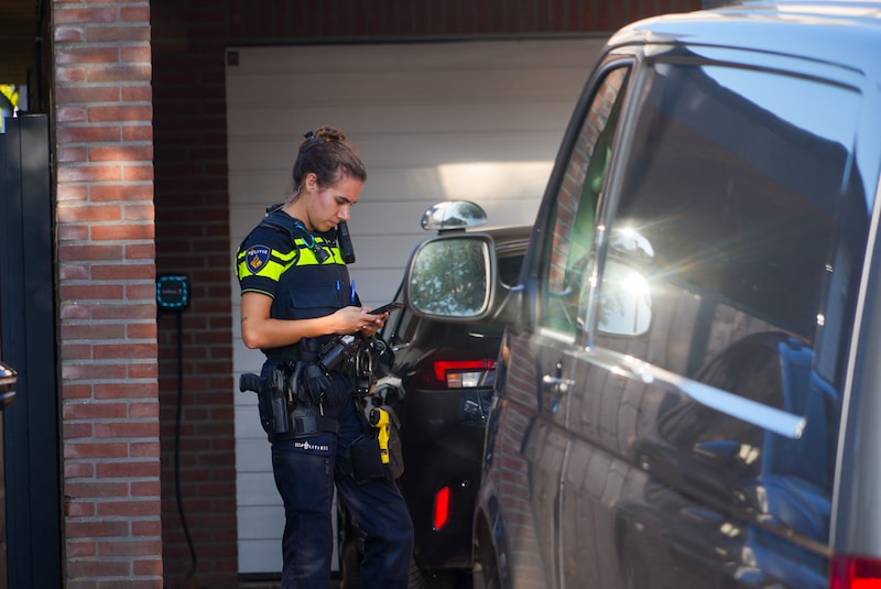 De politie kreeg een melding binnen van een reanimatie in een woning aan de Hoogstraat in Nistelrode. Ook een traumahelikopter werd opgeroepen. Uiteindelijk bleek het slachtoffer overleden.