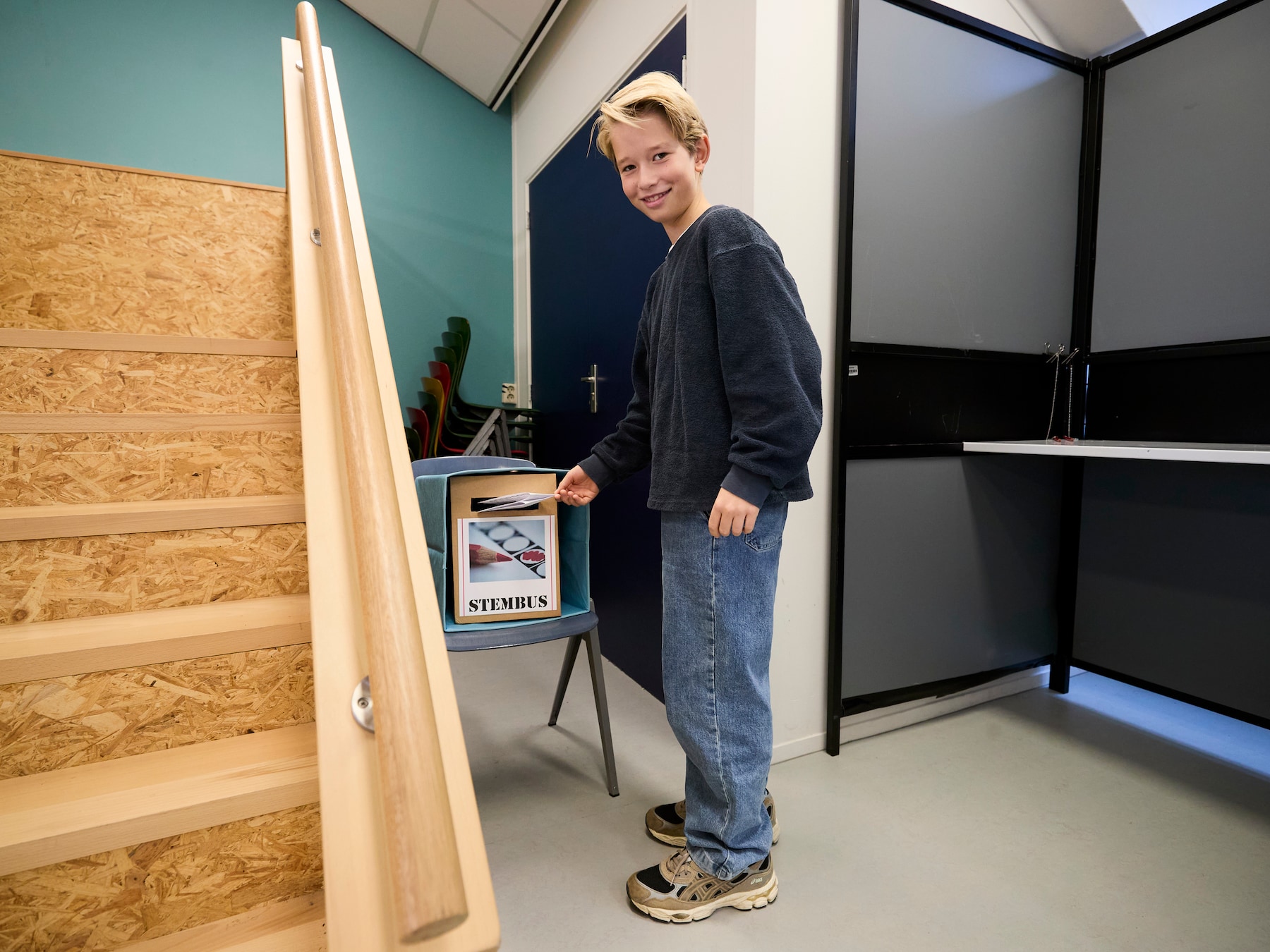 Jonge kiezer Emil (10) heeft een boodschap voor Haagse politici: ‘Maak alles goedkoper en maak geen ruzie meer’