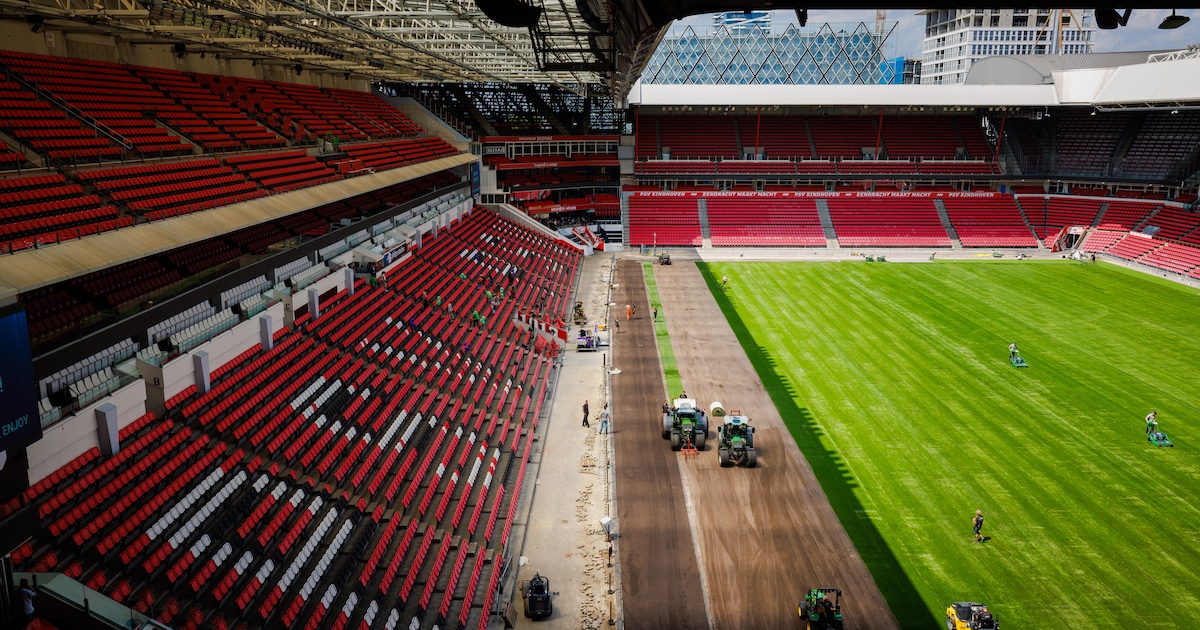 Gras uit Biezenmortel is van Champions League-kwaliteit en ligt nu ook in het Philips Stadion | Foto