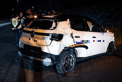 Automobilist raakt gewond na botsing tegen vangrail op A59 bij Den Bosch