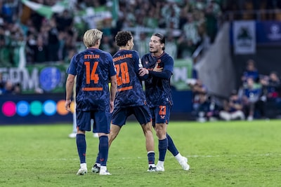 Giovanni van Bronckhorst sprak met ruziënde Sem Steijn en Anis Hadj Moussa, Jakub Moder is terug