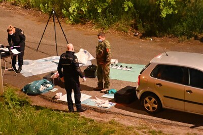Mogelijk explosieven gevonden in auto bij station Prinsenbeek