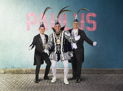 Prins Paulus d’n Urste zwaait de scepter over de Veghelse Kuussegatters