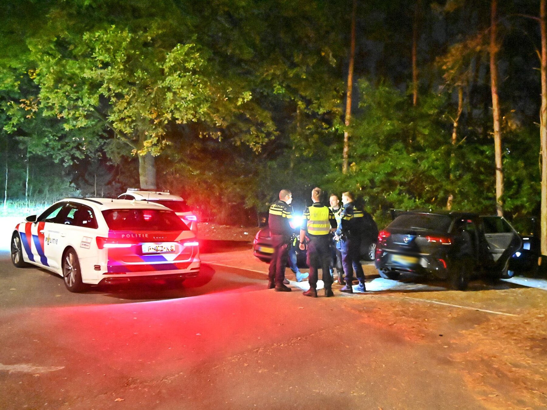 Politie rijdt vanaf Eindhoven achter gestolen auto aan, pakt Tilburger (26) op bij Leende