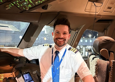 Van saai boven de oceaan tot storm bij Genua: piloot Rens geniet juist als het spannend wordt: ‘Dat 