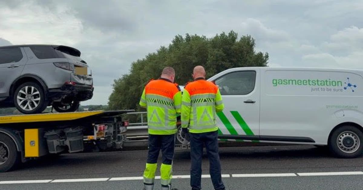 Auto en busje betrokken bij kop-staartbotsing aan A67 bij Venlo