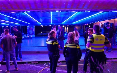 Negen jongeren vechten op Tilburgse kermis, politie treft bebloede jongen aan