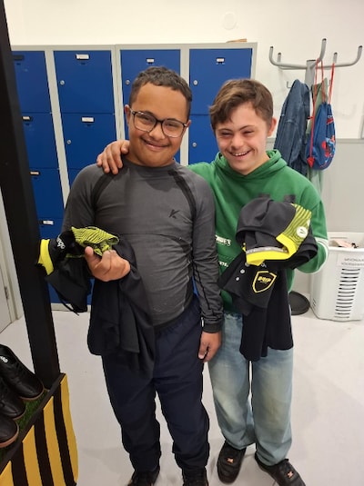 Stichting DRIP steunt scholen met gymnastiekkleding