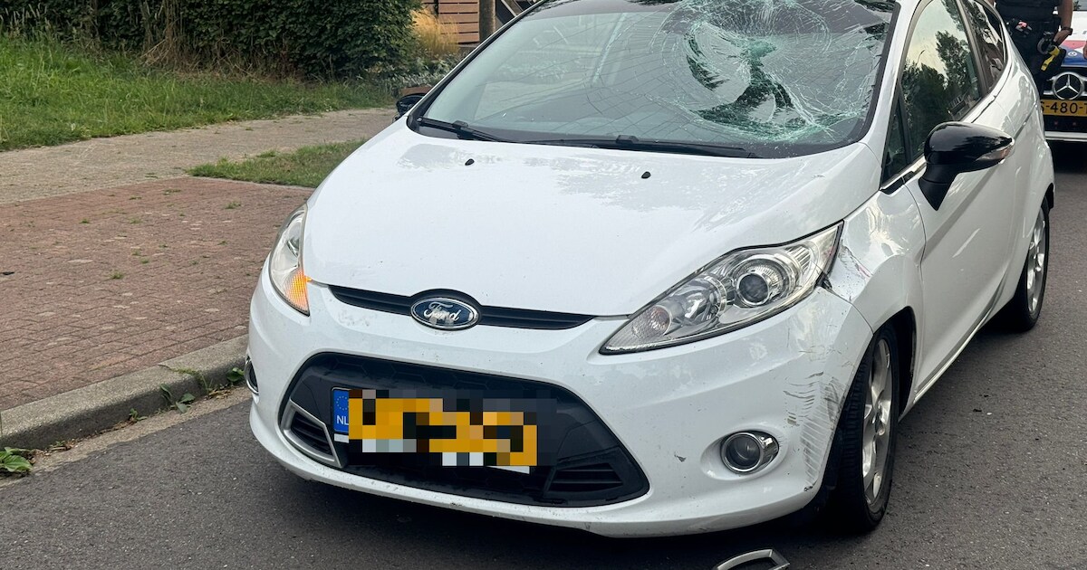 Man gewond bij ongeval in Gemert, slachtoffer belandde op de voorruit van auto