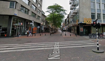Mannen zonder aanleiding in elkaar geslagen en getrapt in centrum Eindhoven, celstraf voor halfbroer