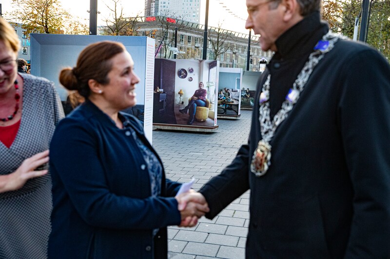 Jannie Visscher (SP), advocate Eva González Pérez en de Eindhovense burgemeester Jeroen Dijsselbloem (vlnr)