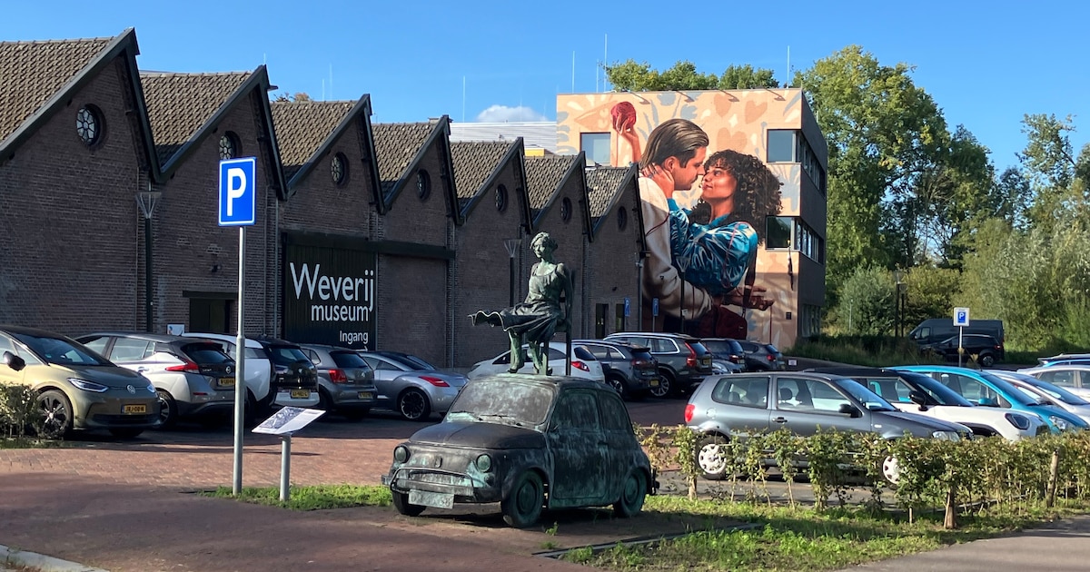 Betaald parkeren op De Meent zorgt voor vol parkeerterrein achter de Weeffabriek