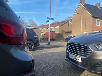 Torenbuurt in Tilburg boos over verdwijnen van 107 parkeerplekken: ‘Ik kan me niet voorstellen dat z