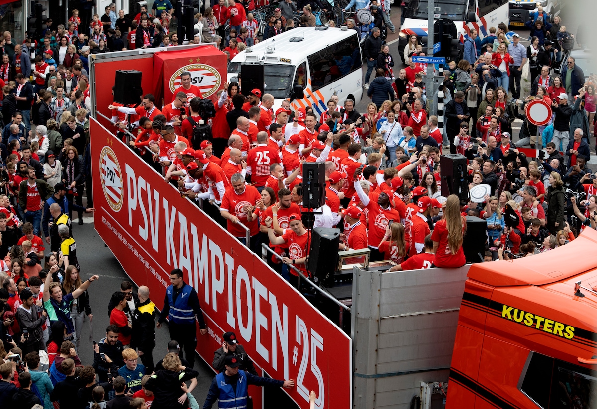 This is when the Platte Kar departs on Monday if PSV wins the  championship on Sunday | International | ED.nl