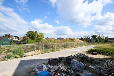 Buurman wil een tuin, geen vijver: Vlierdense nieuwbouw stuit op koudwatervrees