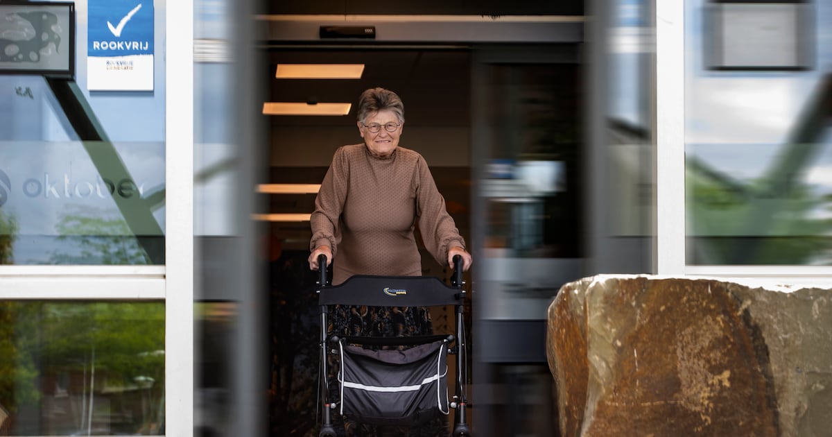 Met een druk op de knop kan Thea naar buiten: ‘Dag, ik ben weg!’