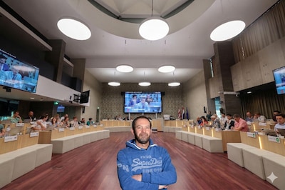 ‘Van de redactie’: Engelen uit de lucht en een komen en gaan in het stadhuis