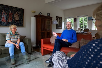 Ongeneeslijk ziek of in de rouw, waar leef je dan nog voor? Geestelijk verzorger Henk zette Jantien 