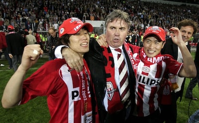 Hiddink in Eindhoven eenmalig het theater in, vanwege mooie mijlpaal: Koreaan Ji-Sung Park haakt ook