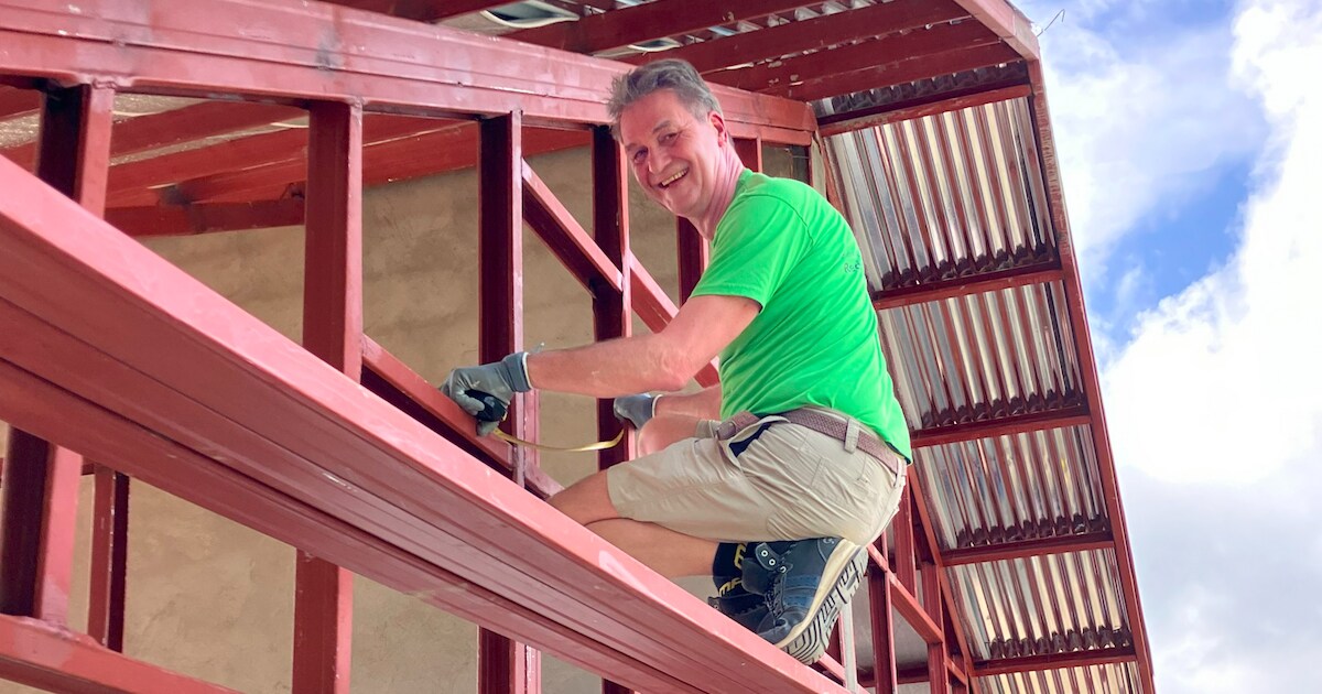 Oud-wethouder elk jaar naar Filipijnen om huizen te bouwen: ‘Daar word je toch blij van? Ik tenminst