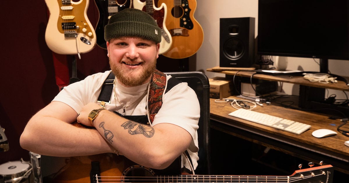 Lars (21) uit Lieshout timmert flink aan muzikale weg: ‘Het is helemaal uit de hand gelopen’