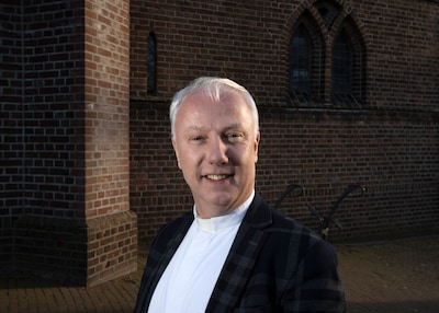 Pastoor Pieter Scheepers waarschuwt voor nepmails 