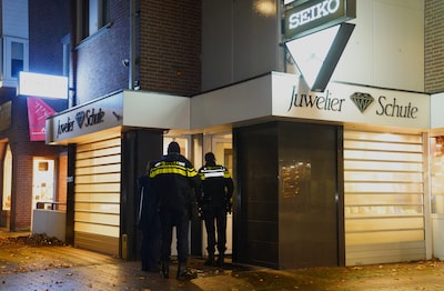 Explosie bij juwelier in Rosmalen: raam vernield met vermoedelijk zwaar vuurwerk
