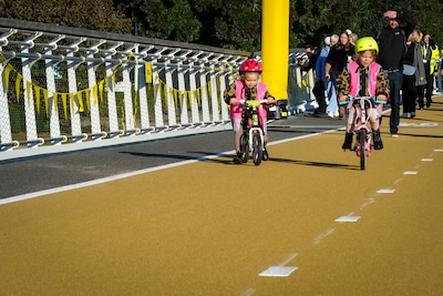 Nieuwe fiets- en voetgangersbrug wordt geplaatst in Den Bosch