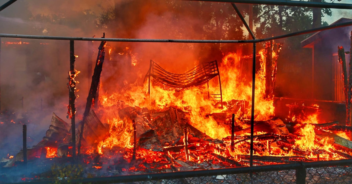 Caravan op gesloten vakantiepark van Peter Gillis volledig verwoest door brand