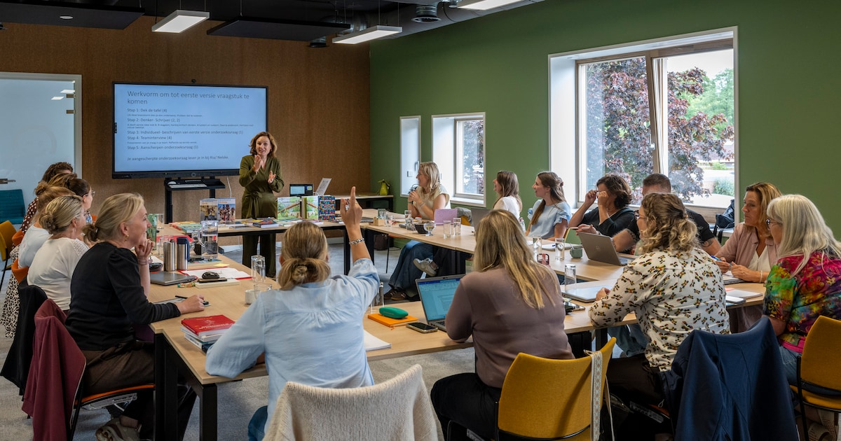 Leerkrachten krijgen les over nieuwkomers: ‘Taalachterstand, trauma en cultuur spelen ook in de klas