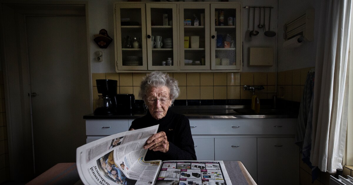 Anna van Leeuwen blies 106 kaarsjes uit: ‘Ik heb geen hobby’s, maar wel de krant, de kerk en mijn ei