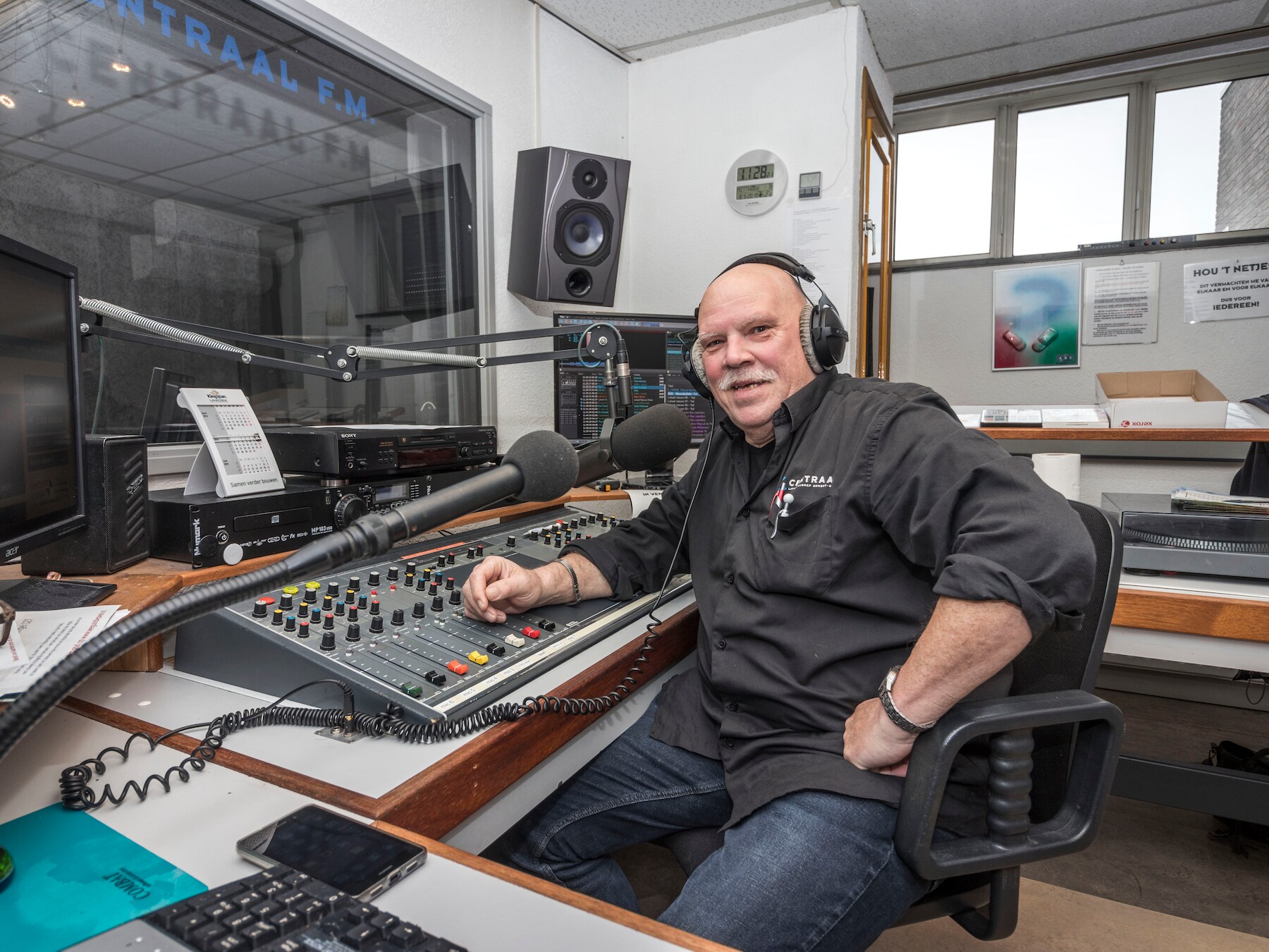 Helmondse omroep krijgt extra geld, maar moet ook meer educatieve programma’s maken