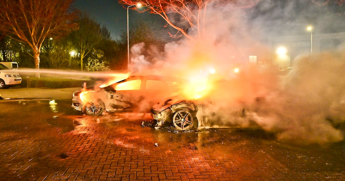Bedrijf ziet flikkeringen op camera’s in Valkenswaard, maar als brandweer arriveert, is het vuur is 