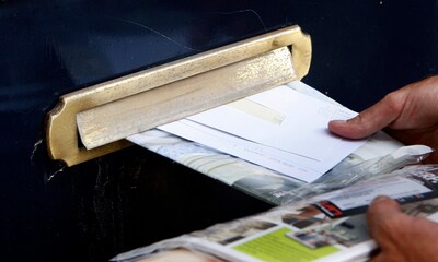 Postbode bezorgt zeker twee weken geen post, PostNL ontslaat medewerker