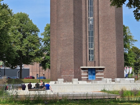 Groepje hangmannen in het 25 Septemberrpark in Helmond.