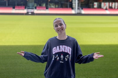 Verlegen buiten de lijnen, een pitbull óp het veld: Sara (30) heeft met PSV Vrouwen nog een klus te 