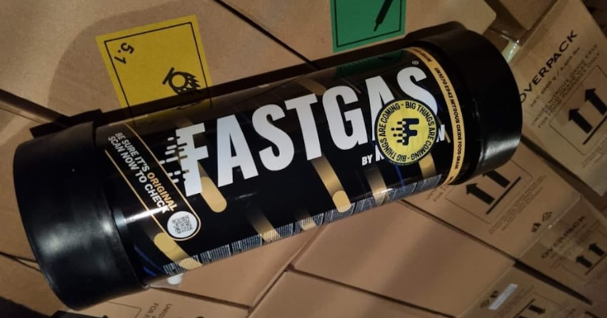 Agenten vinden lachgas in auto van 29-jarige man uit Eindhoven